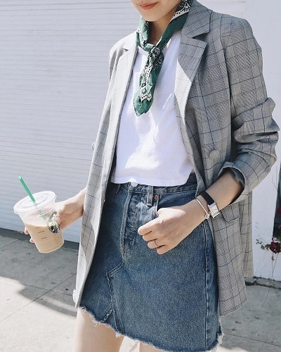 Áo thun + áo Blazer + chân váy jeans