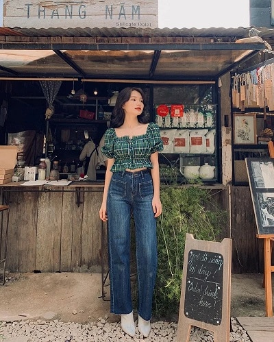 Áo croptop + Quần ống rộng cạp cao