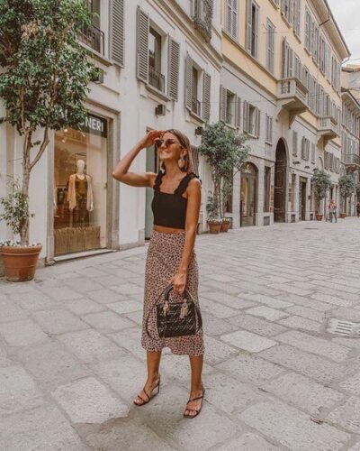 Combo croptop + váy midi + giày cao gót sẽ giúp nàng hack dáng thần kỳ