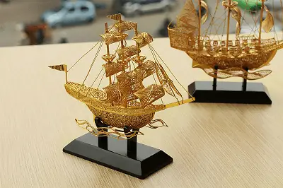 Những món đồ mạ vàng luôn tôn lên đẳng cấp gia chủ