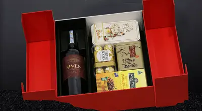 Rượu luôn là món quà chọn để tặng người thân