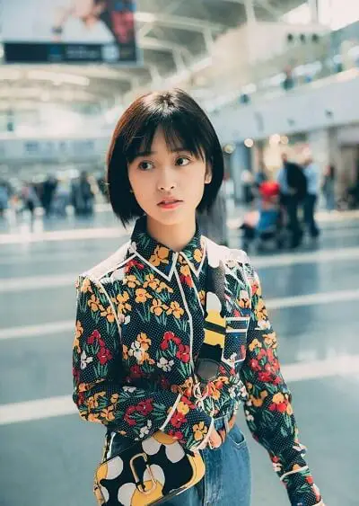 Mẫu tóc ngắn ép thẳng