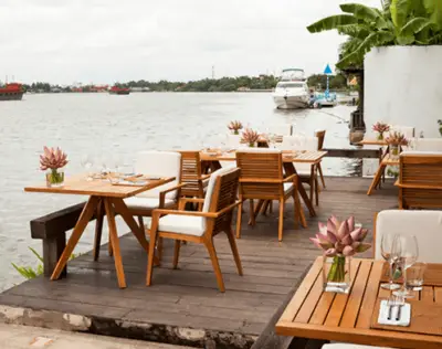 Thưởng thức món ăn ngon, ngắm cảnh đẹp tại nhà hàng ven sông