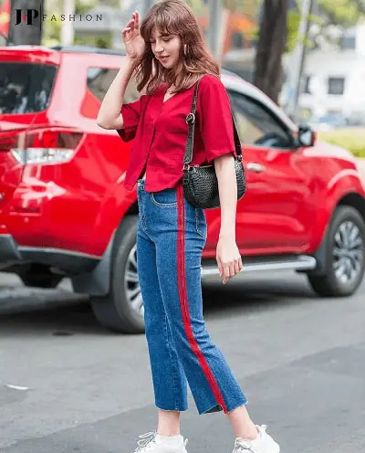 Áo sơ mi tay lỡ thời thượng cùng chiếc quần jean cho nàng công sở