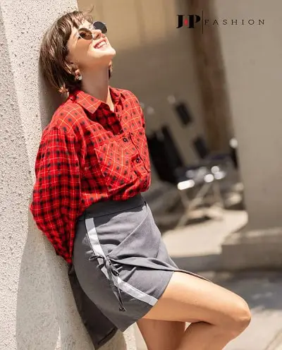 Sành điệu khi mix cùng áo sơ mi nữ kẻ caro